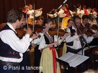 Mezinárodní folklorní festival Písní a tancem