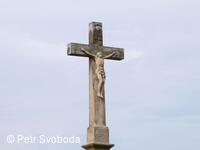 Kamenný kříž u rozcestí Bělotín-Polom-Lučice