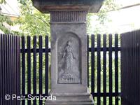 Kamenný kříž u kostela sv. Urbana