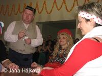 Obecní ples - život je hořký, bohudík
