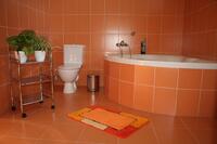 Novomanželské apartmá - koupelna