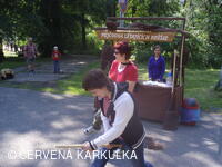 Medobraní s dětským dnem u Perníkové chaloupky 2011