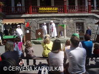 Medobraní s dětským dnem u Perníkové chaloupky 2011